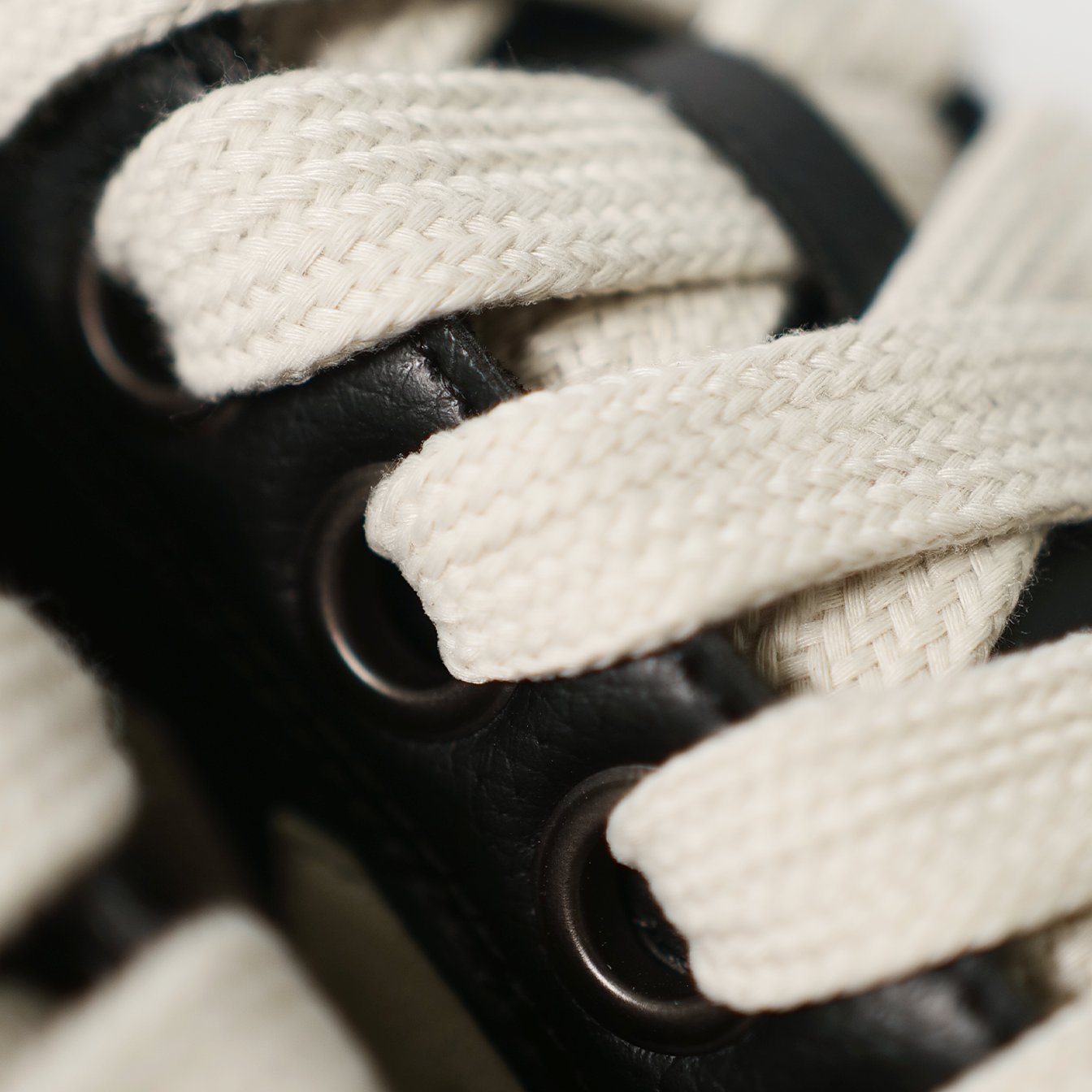 WATSON ROCKCORE SNEAKERS (CLOSED EYES)