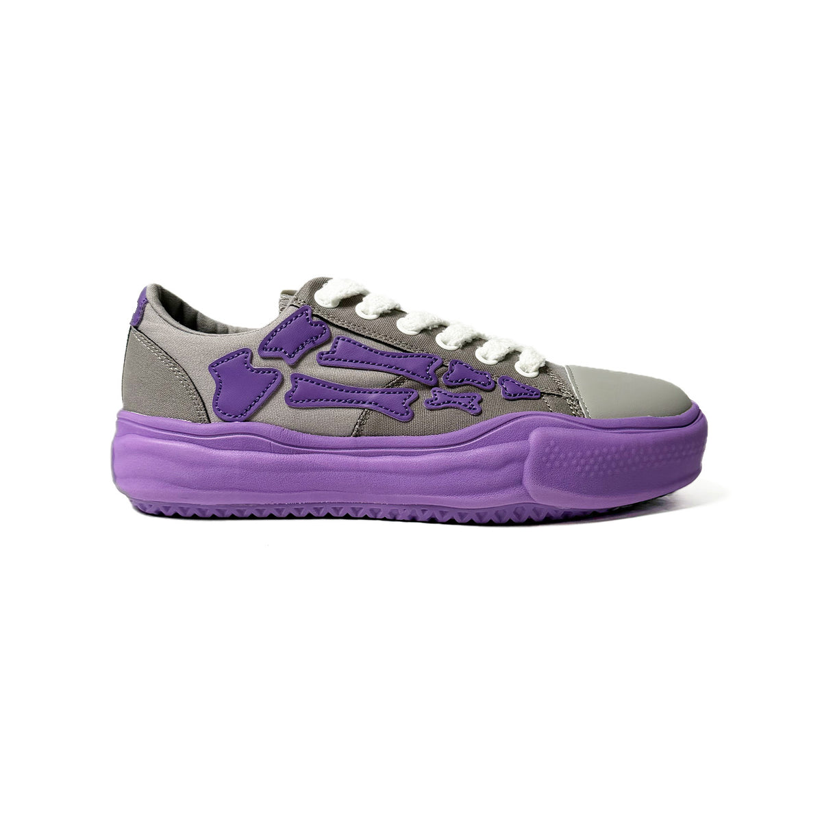 Watson Vulcan low-top sneaker in Silent Storm, white and red – alternate view 2