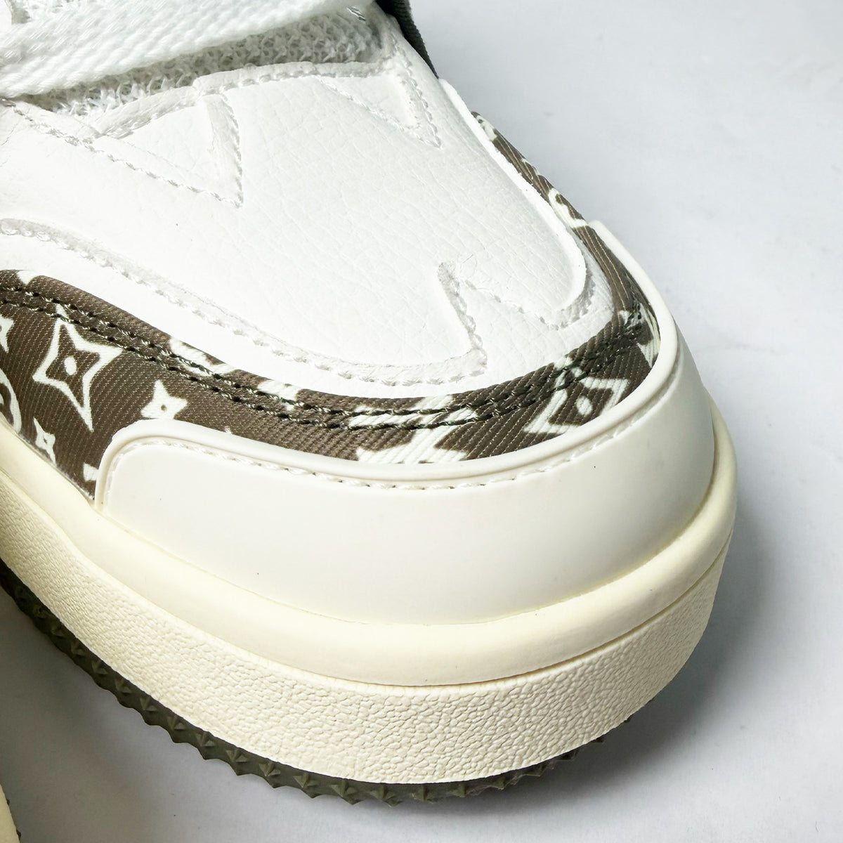 Watson Vulture V2 low-top sneaker in Dirty Martini, white and brown – alternate view 7