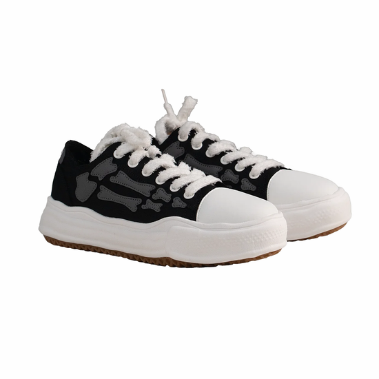 Watson Vulcan low-top sneaker in Classic Black, black and white