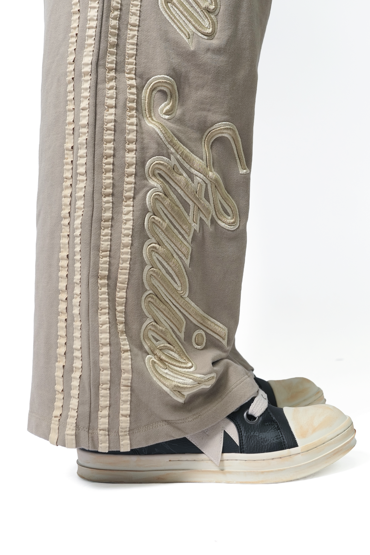Watson Studios Double Waist Oat Sweatpants, beige and white sweatpants – alternate view 12